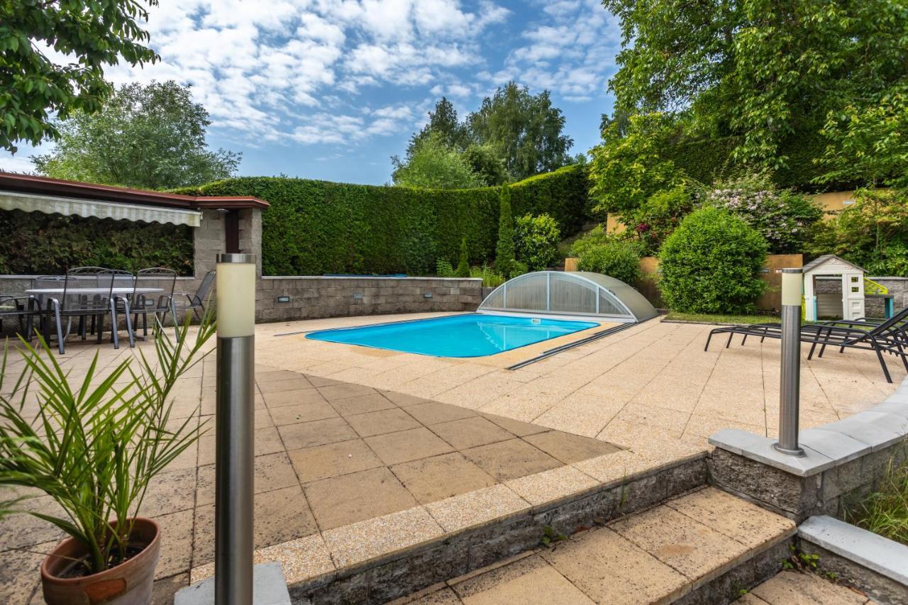 Private Summer House With Swimming Pool, Beach Bar And Pit For Football And Volleyball Hvezdonice Exterior photo