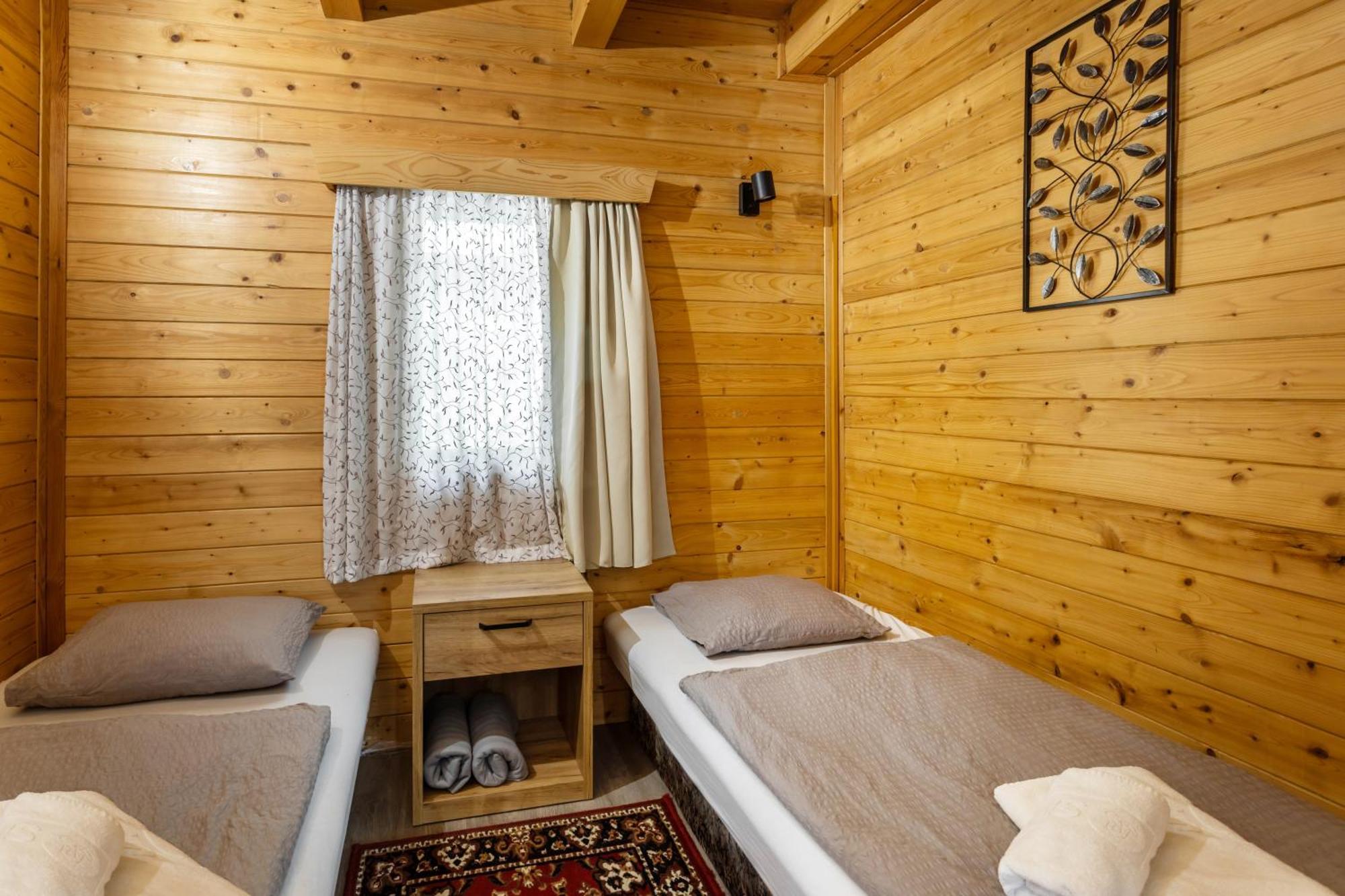 Private Summer House With Swimming Pool, Beach Bar And Pit For Football And Volleyball Hvezdonice Exterior photo