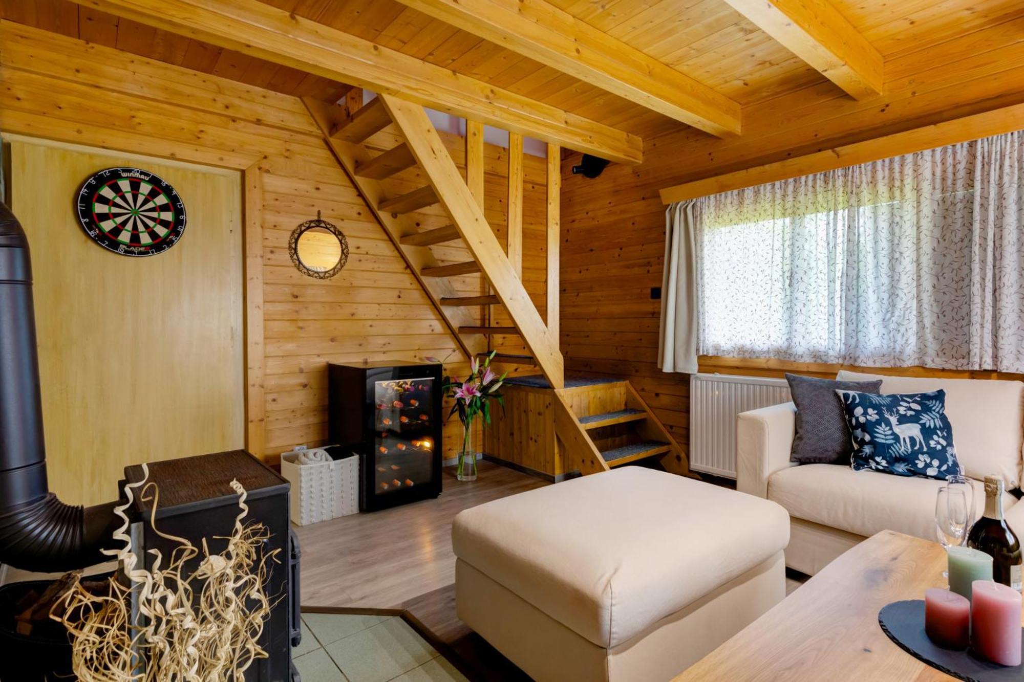 Private Summer House With Swimming Pool, Beach Bar And Pit For Football And Volleyball Hvezdonice Exterior photo